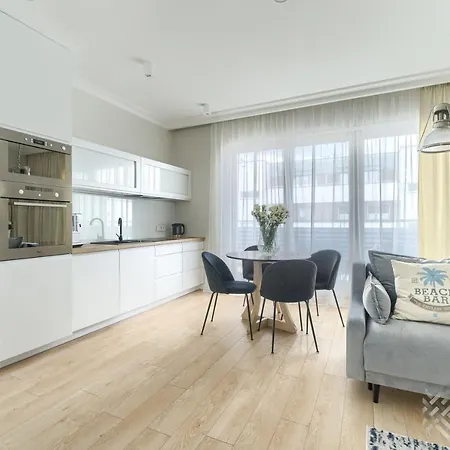 Klw Platan 10 - Free Parking アパート シフィノウイシチェ